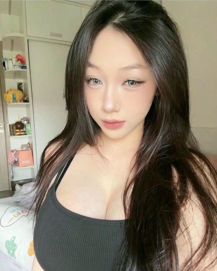 ảnh Trần Hà Linh cute