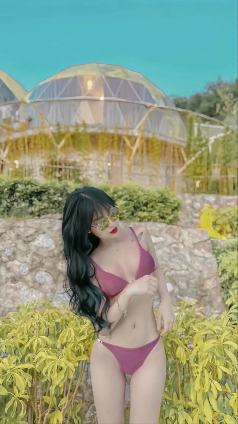 bùi thu trà bikini cực hot