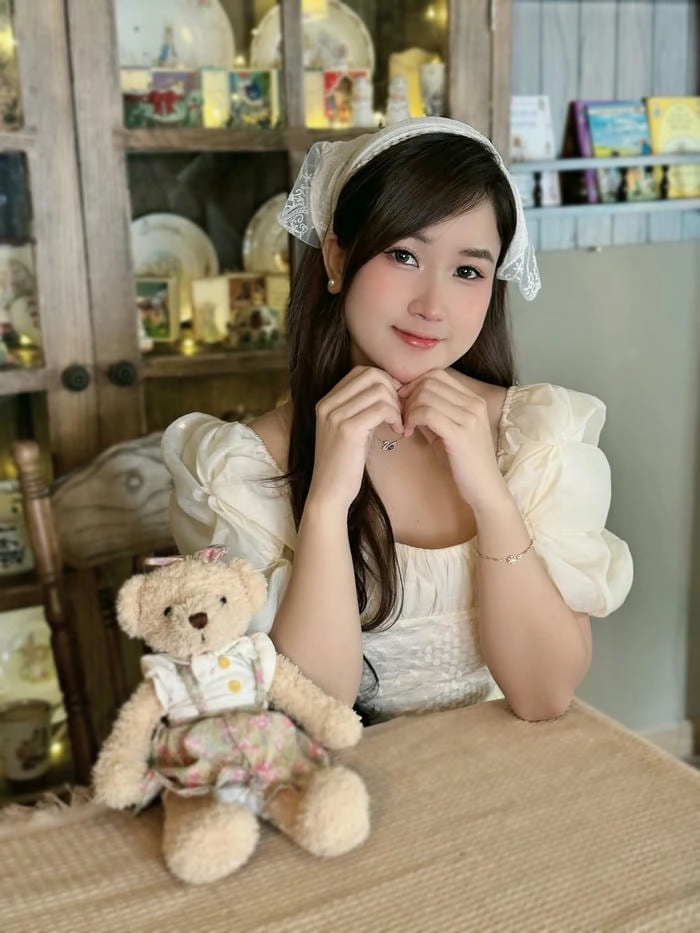 hình ảnh quỳnh hương cute