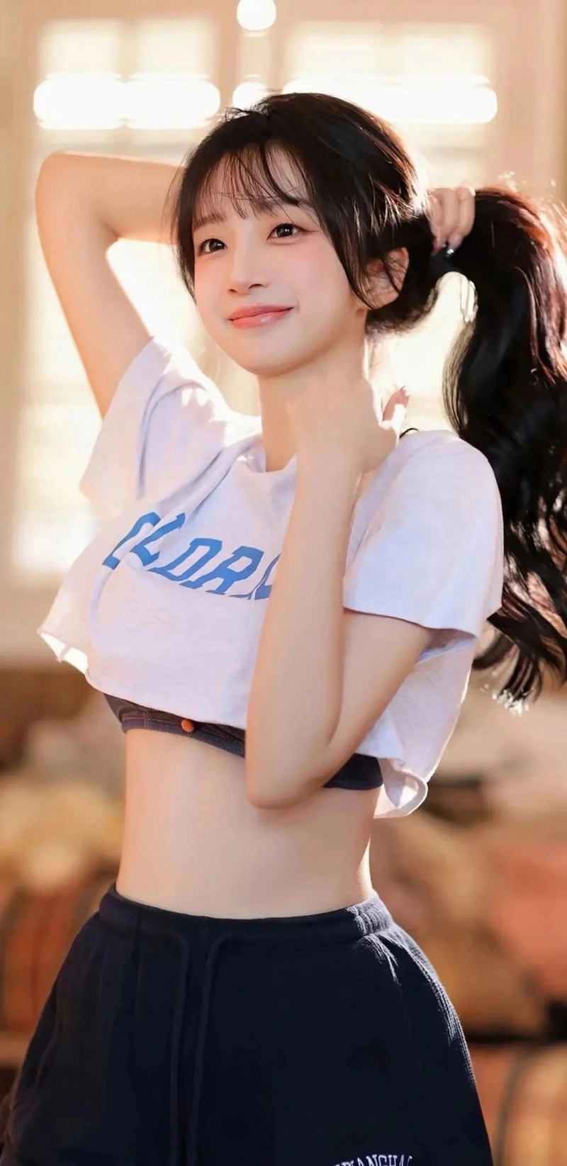 hình gái xinh mặc áo croptop full hd