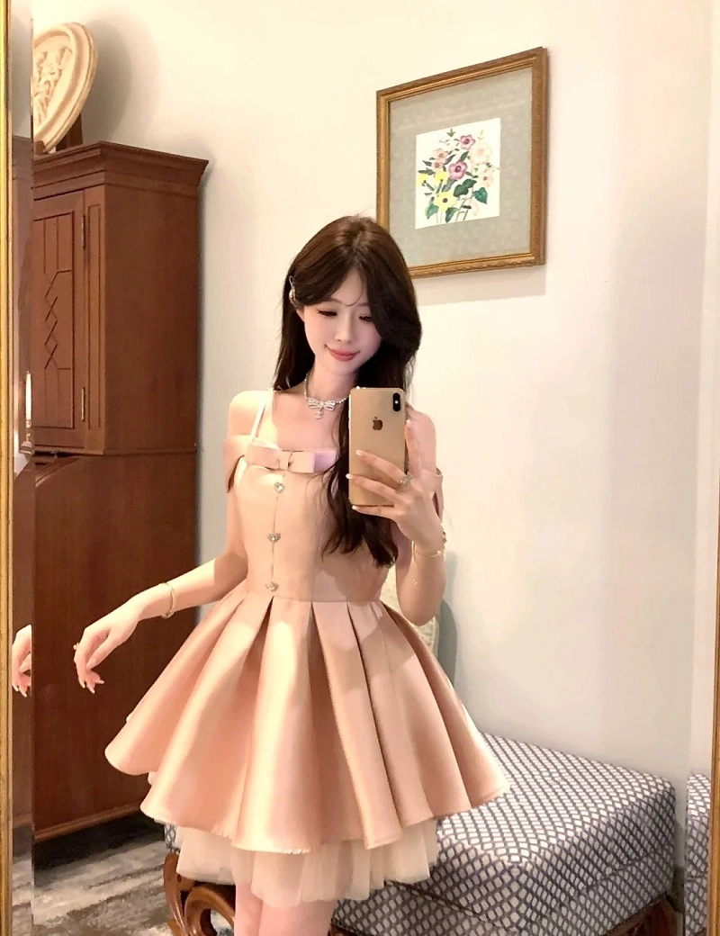 hình gái xinh mặc pinky cực xinh