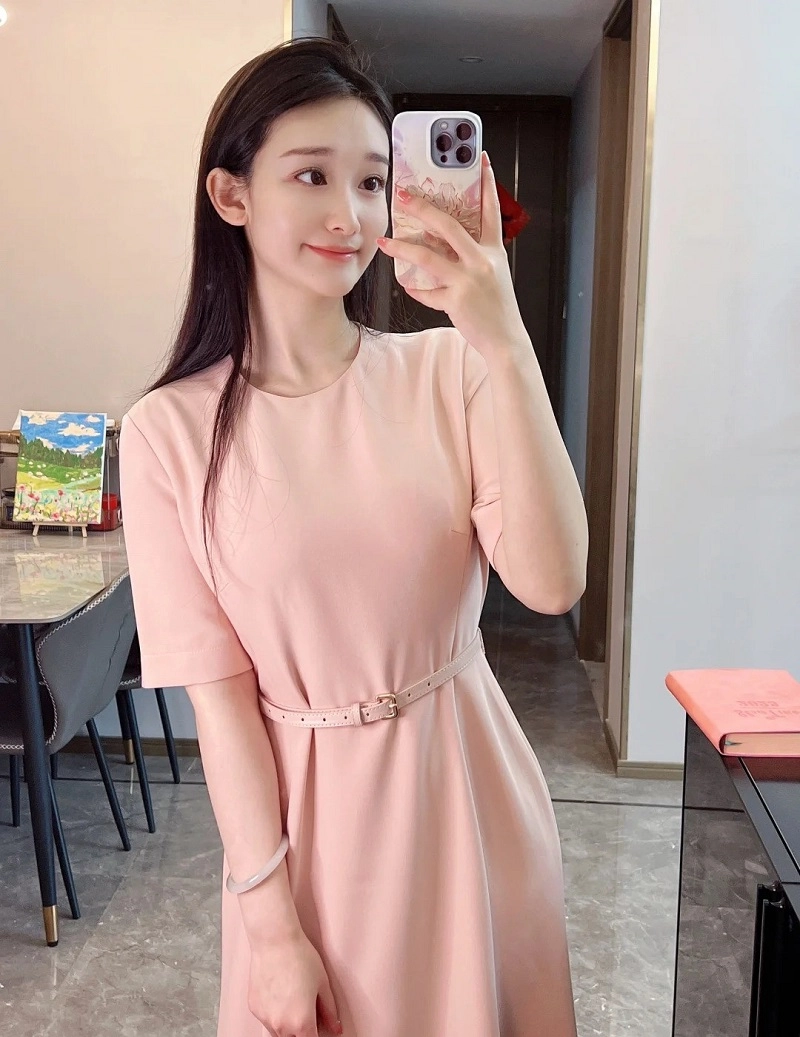 hình gái xinh mặc pinky siêu đẹp