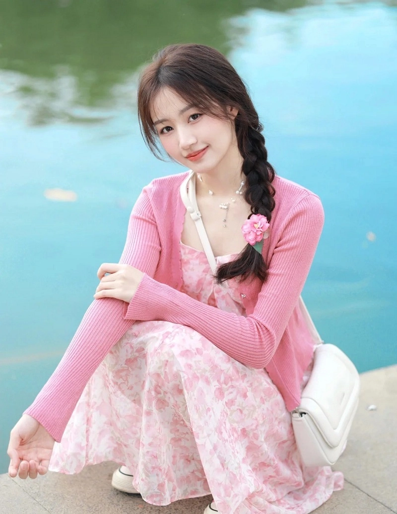 hình gái xinh mặc pinky xinh