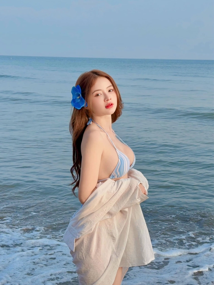 Lê Lý Lan Hương bikini nổi bật