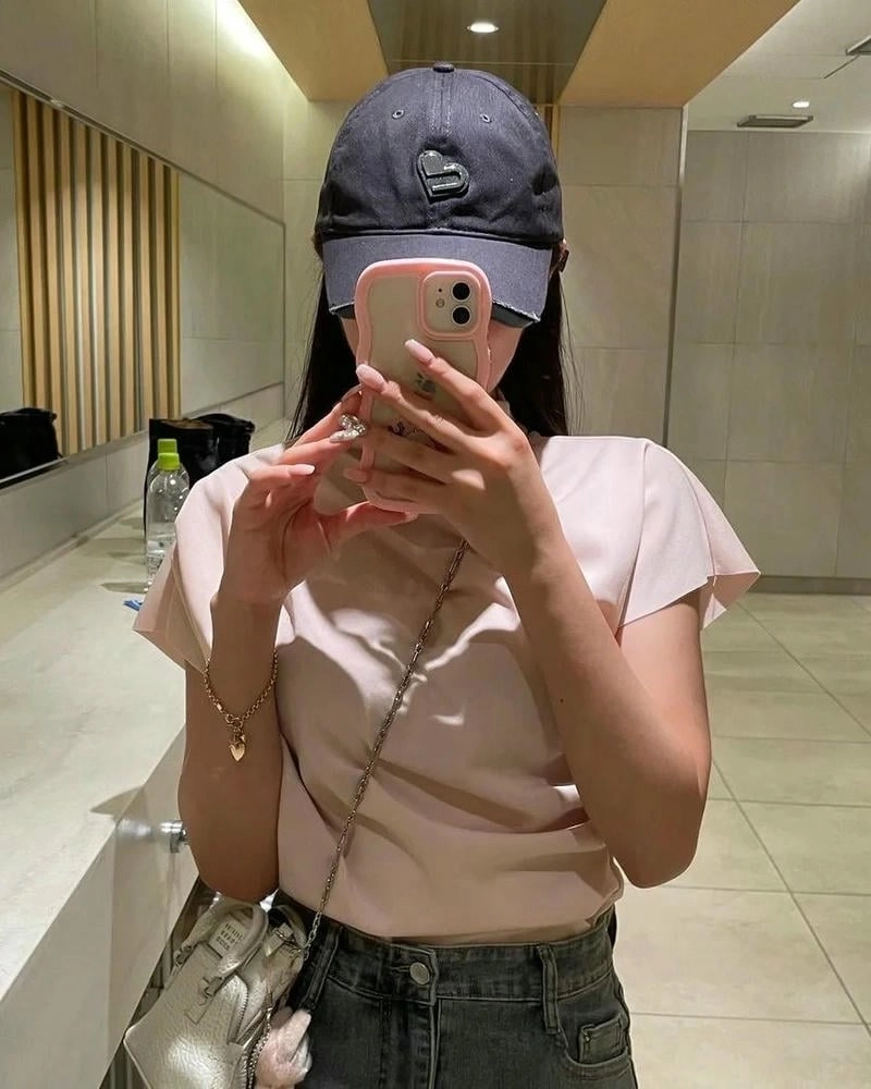 hình nền điện thoại gái xinh che mặt