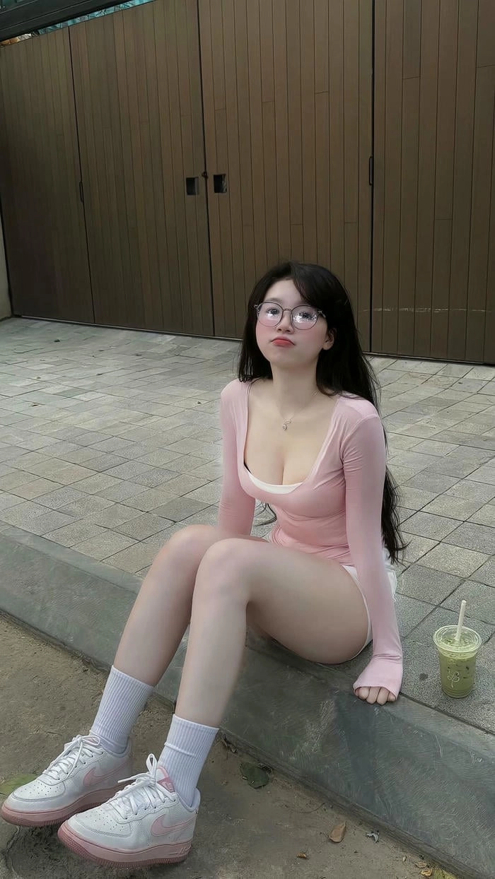 ảnh gái xinh cute ngực khủng