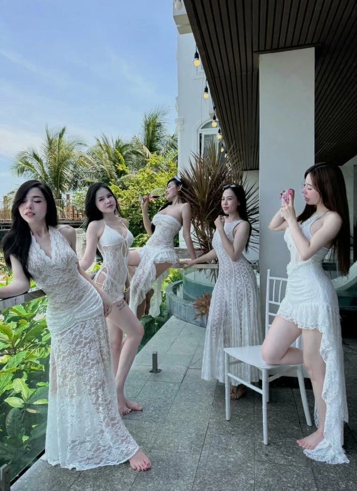ảnh gái xinh mặc váy trắng sexy