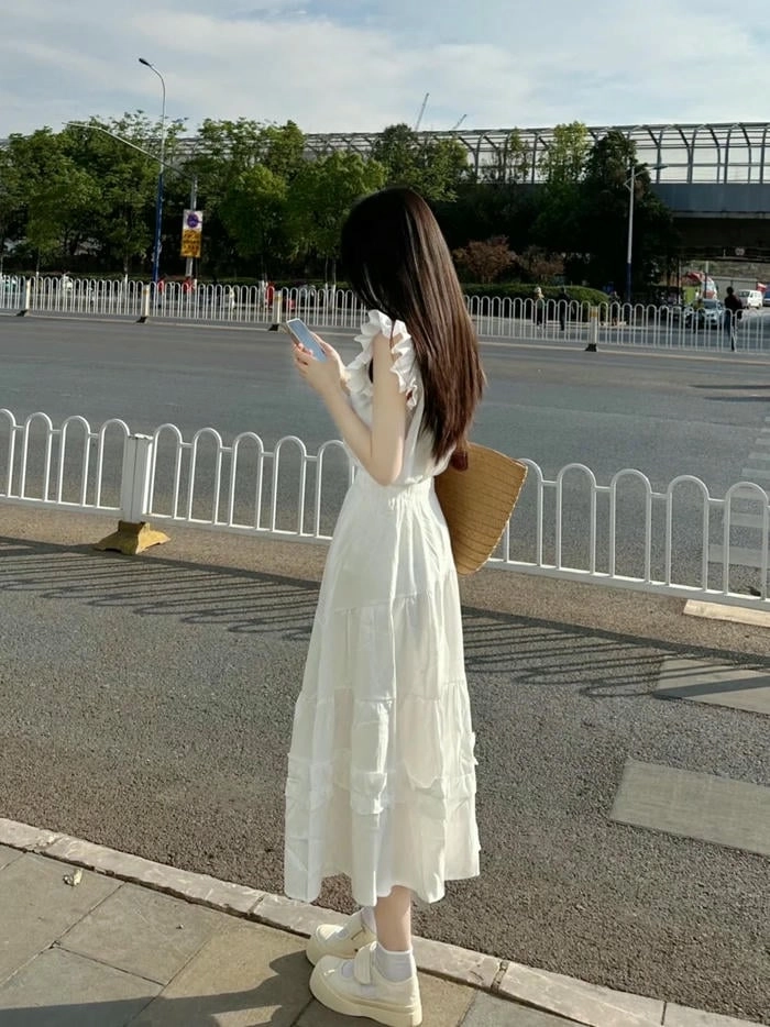 ảnh gái mặc váy trắng khiêu gợi
