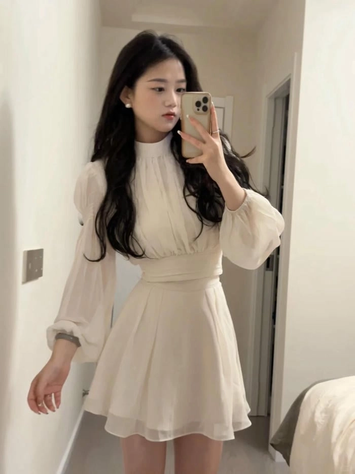 ảnh gái mặc váy trắng quyến rũ