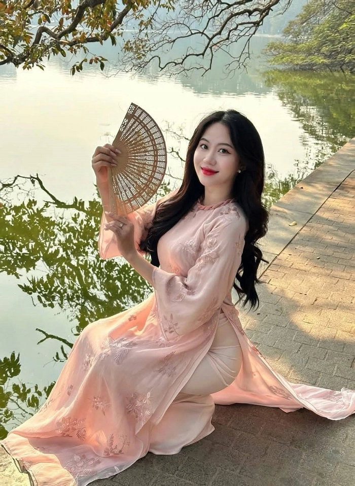 ảnh mặc áo dài tết