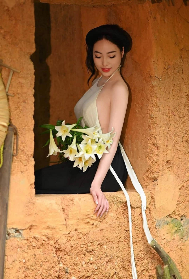 Gái xinh mặc yếm cực xinh
