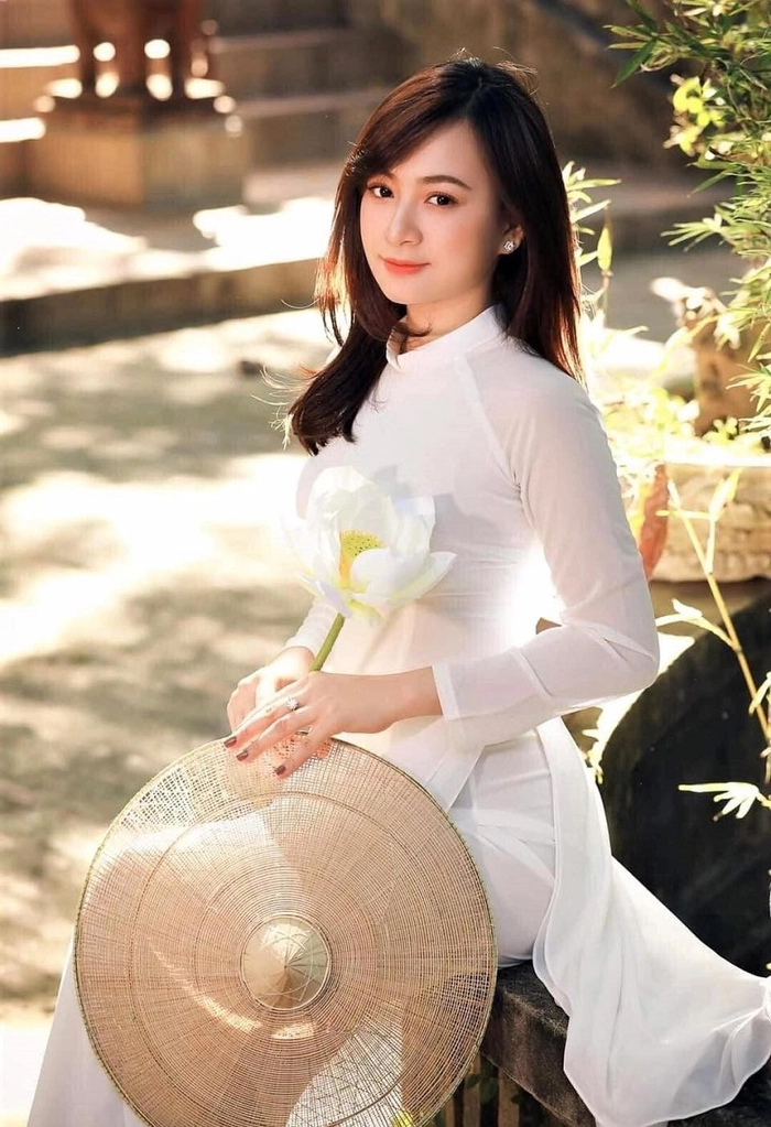 Hot girl áo dài học sinh 