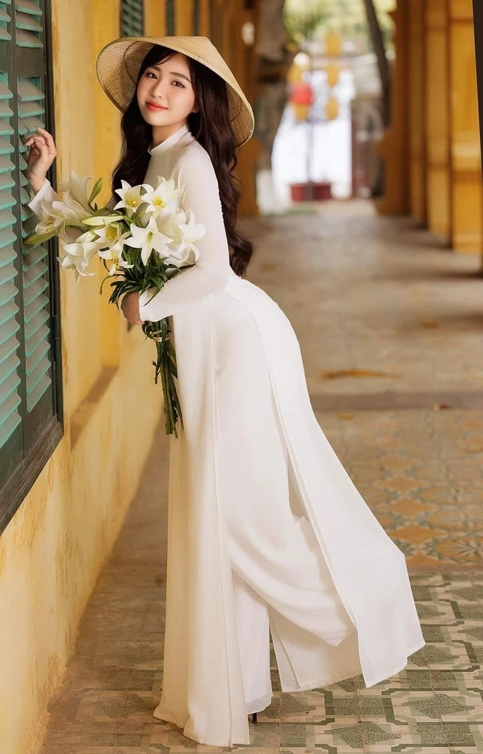 Cô gái mặc áo dài trắng đẹp 